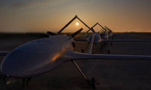 不再当耗材！乌军放弃傻冲放大招：精准爆破俄军1千架无人机仓库