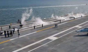 中国搞004核动力航母，法国砸锅卖铁也要建新航母，马克龙：必须强大才能让人怕！