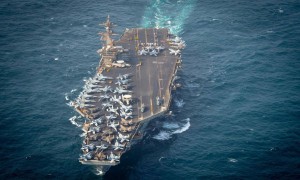 美国前脚威胁介入南海，后脚其军机就在菲门口，无侦10主动出击迎敌