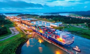 中国反击美国不能再强调对等反制！人家制裁我们一次，我们反击十次才能彻底打服对方！