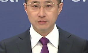 难怪高市敢挑衅台海！日本导弹宣传片中，用中国战舰当靶子