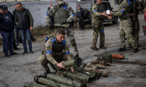 特朗普改口了？战斧援乌前，先给普京发最后通牒，俄罗斯警告核战风险