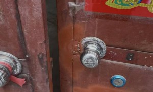 山西“狗咬人被摔死”命案调查：纠纷如何升级，“反杀”是否防卫过度？