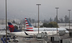 美多地空管中心再现人手短缺 政府停摆下重要岗位雇员无薪上班