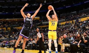 季前赛-东契奇31+9 小里15中3 琼斯罚球绝杀 湖人1分惜败国王