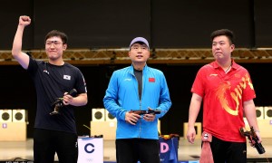 第20金!男子25米手枪速射中国包揽金铜 李越宏夺冠王鑫杰季军