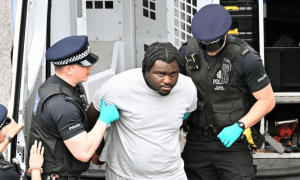 一英军军官遇袭“被刺12刀”,英国首相震惊